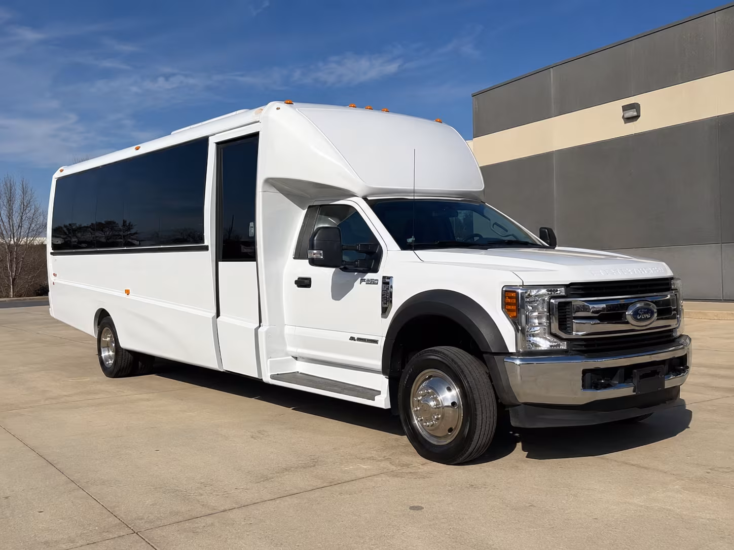 arlington charter bus rentals for airport transfers