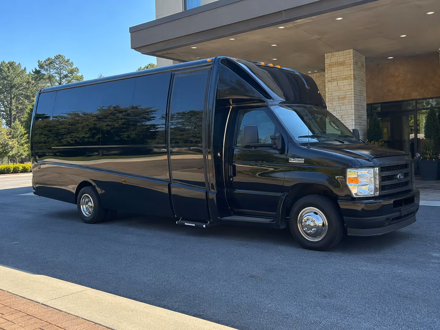 dfw airport shuttles cultural district group transportation